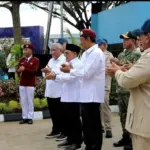 Momen Prabowo Subianto Nyanyikan ‘Selamat Ulang Tahun’ untuk Siswi Sekolah Rakyat di Banjarbaru