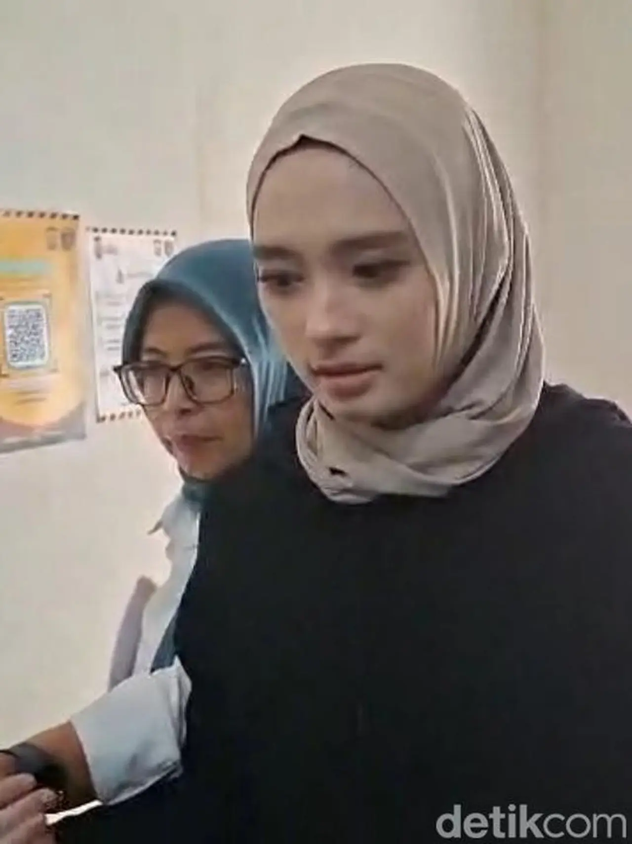 Inara Rusli Cabut Laporan Penipuan, Pengacara Sebut Ada Peran Buya Yahya Inara Rusli Cabut Laporan Penipuan, Pengacara Sebut Ada Peran Buya Yahya