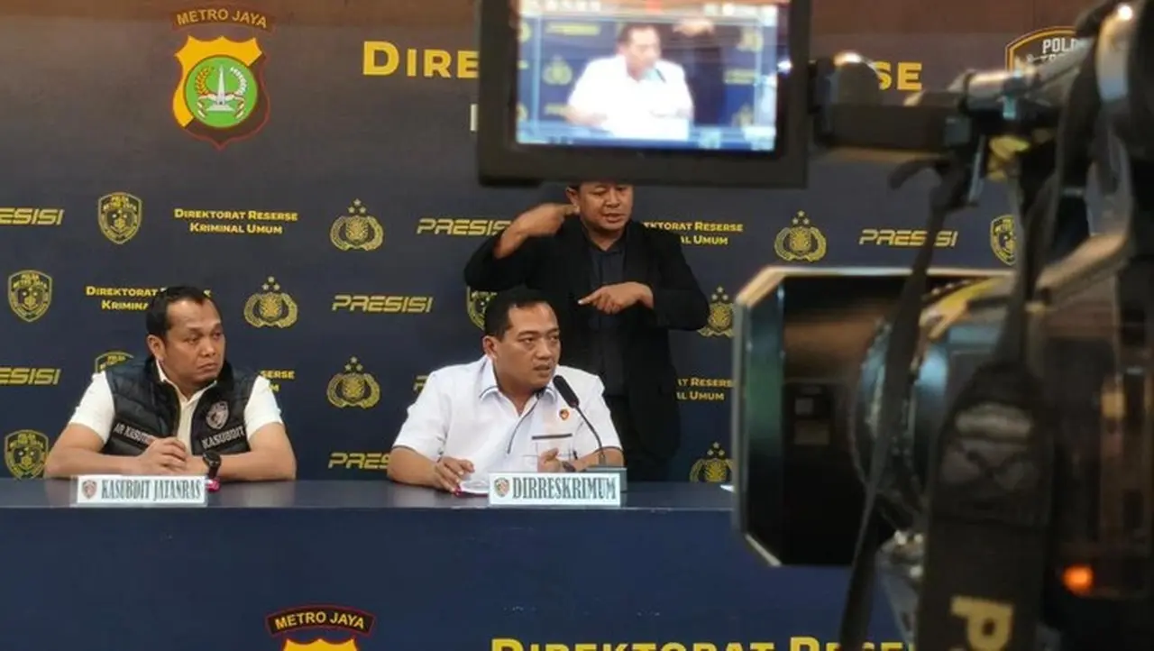 Polda Metro Jaya Amankan Dua Pelaku Pembakaran Kios Kalibata, Perburuan Tersangka Lain Berlanjut Polda Metro Jaya Amankan Dua Pelaku Pembakaran Kios Kalibata, Perburuan Tersangka Lain Berlanjut