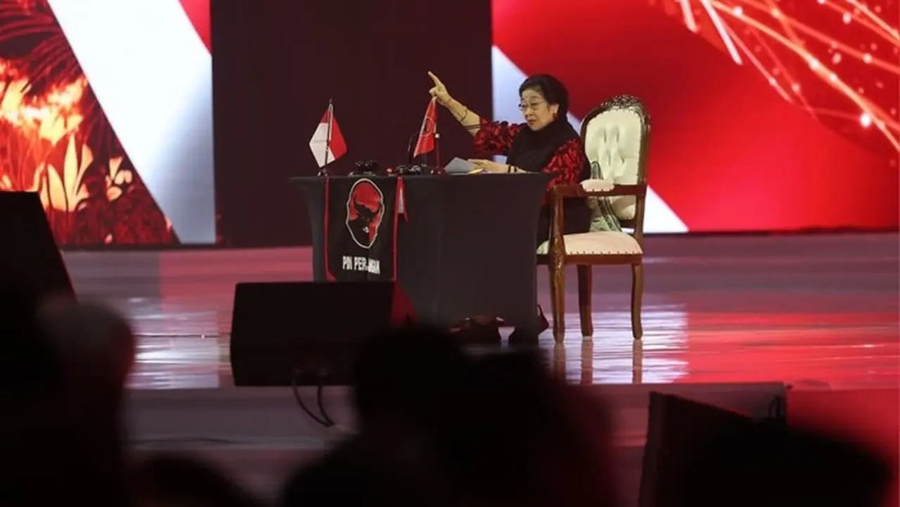 Megawati Tegaskan PDIP sebagai Penyeimbang, Bukan Musuh Personal Pemerintah Megawati Tegaskan PDIP sebagai Penyeimbang, Bukan Musuh Personal Pemerintah