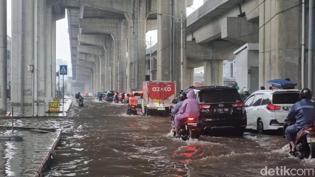 Banjir Jakarta Utara Akibat Hujan Ekstrem 192 Mm Sehari, Wali Kota Pastikan Pompa Siaga Banjir Jakarta Utara Akibat Hujan Ekstrem 192 Mm Sehari, Wali Kota Pastikan Pompa Siaga