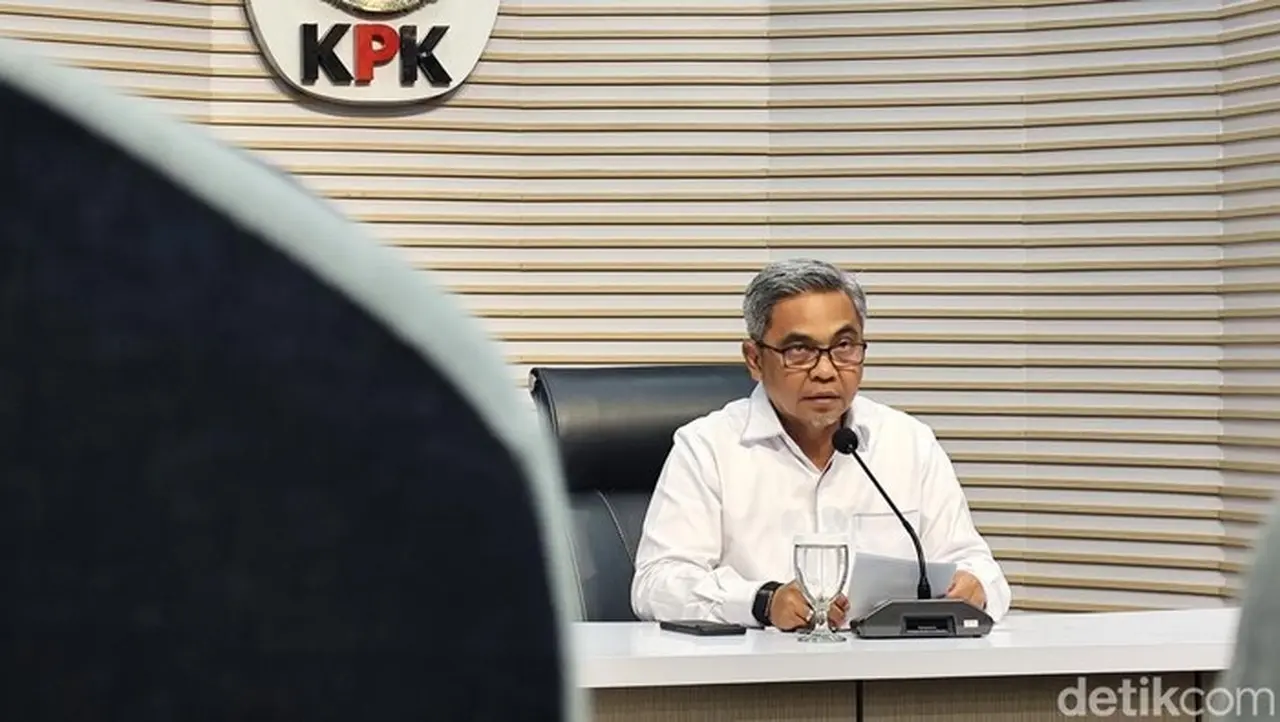 KPK Geledah Kantor Ditjen Pajak Terkait Dugaan Suap Pengaturan Pajak Rp 75 Miliar KPK Geledah Kantor Ditjen Pajak Terkait Dugaan Suap Pengaturan Pajak Rp 75 Miliar