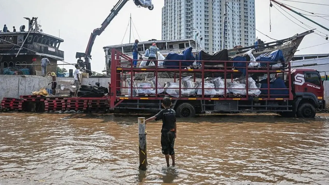 BMKG Peringatkan Potensi Banjir Pesisir di Sejumlah Wilayah Indonesia hingga Awal Februari BMKG Peringatkan Potensi Banjir Pesisir di Sejumlah Wilayah Indonesia hingga Awal Februari