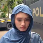 Inara Rusli Datangi Polda Metro Jaya, Upayakan Restorative Justice Meski Ditolak Inara Rusli Datangi Polda Metro Jaya, Upayakan Restorative Justice Meski Ditolak