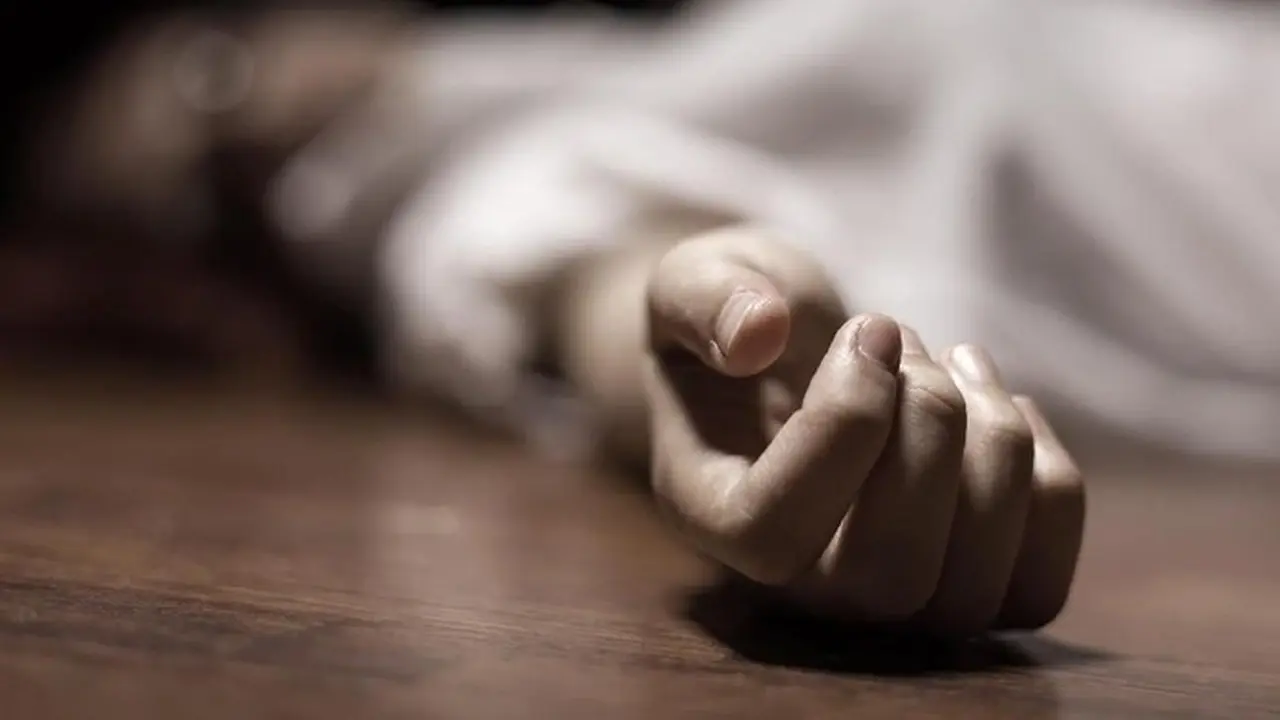 Tragedi Banjir Cilincing: Pasutri dan Warga Tewas Tersetrum Saat Bersihkan Rumah Tragedi Banjir Cilincing: Pasutri dan Warga Tewas Tersetrum Saat Bersihkan Rumah