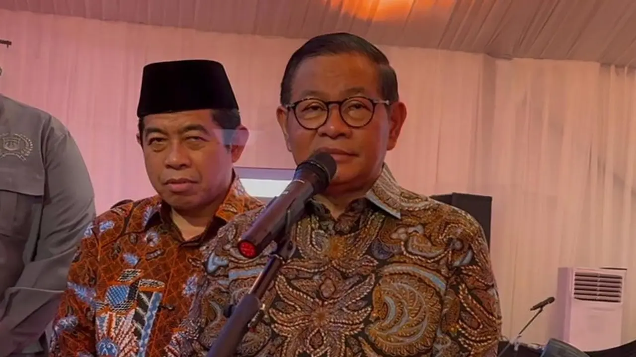 Gubernur Ancam Tegur Direksi Transjakarta Usai Penumpang Tunanetra Terjatuh ke Saluran Air Gubernur Ancam Tegur Direksi Transjakarta Usai Penumpang Tunanetra Terjatuh ke Saluran Air