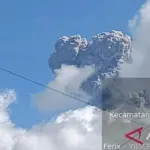 Gunung Marapi Erupsi Lagi, Kolom Abu Vulkanik Capai 1,6 Km di Langit Sumbar