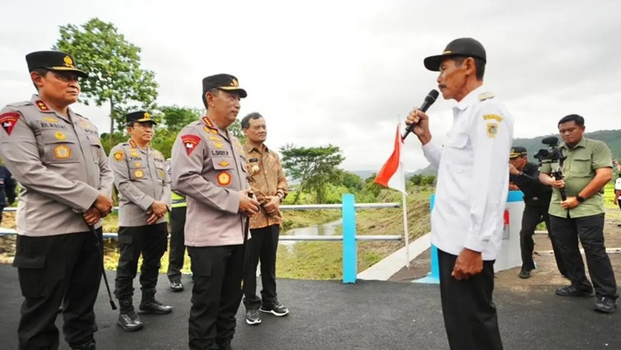 Kapolri Resmikan 19 Jembatan Presisi di Jateng, Warga Klaten: Akses Sekolah dan Pertanian Lancar Kapolri Resmikan 19 Jembatan Presisi di Jateng, Warga Klaten: Akses Sekolah dan Pertanian Lancar