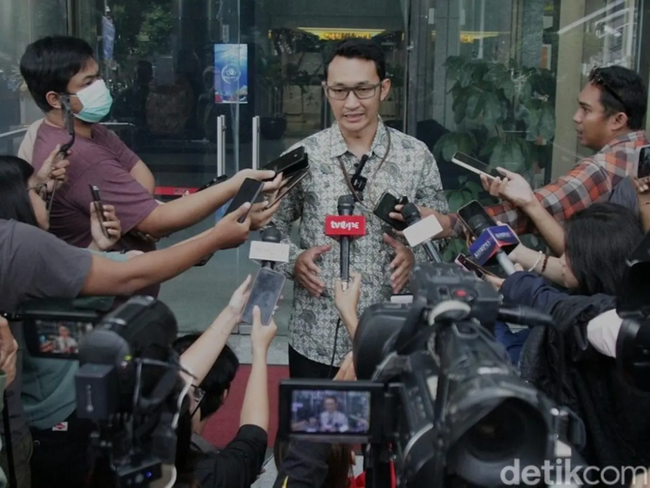 Gus Aiz Bantah Terima Duit Kasus Haji, KPK Kantongi Bukti Aliran Dana Gus Aiz Bantah Terima Duit Kasus Haji, KPK Kantongi Bukti Aliran Dana