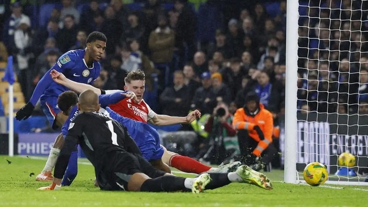 Blunder Fatal Sanchez Bikin Chelsea Kalah dari Arsenal, Liam Rosenior Bela Sang Kiper