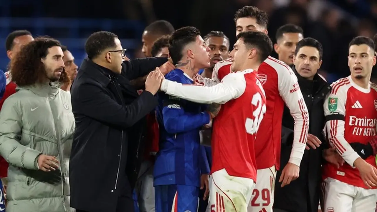 Drama Enzo Fernandez vs Zubimendi Pecah Usai Chelsea Kalah Telak dari Arsenal di Semifinal Piala Liga