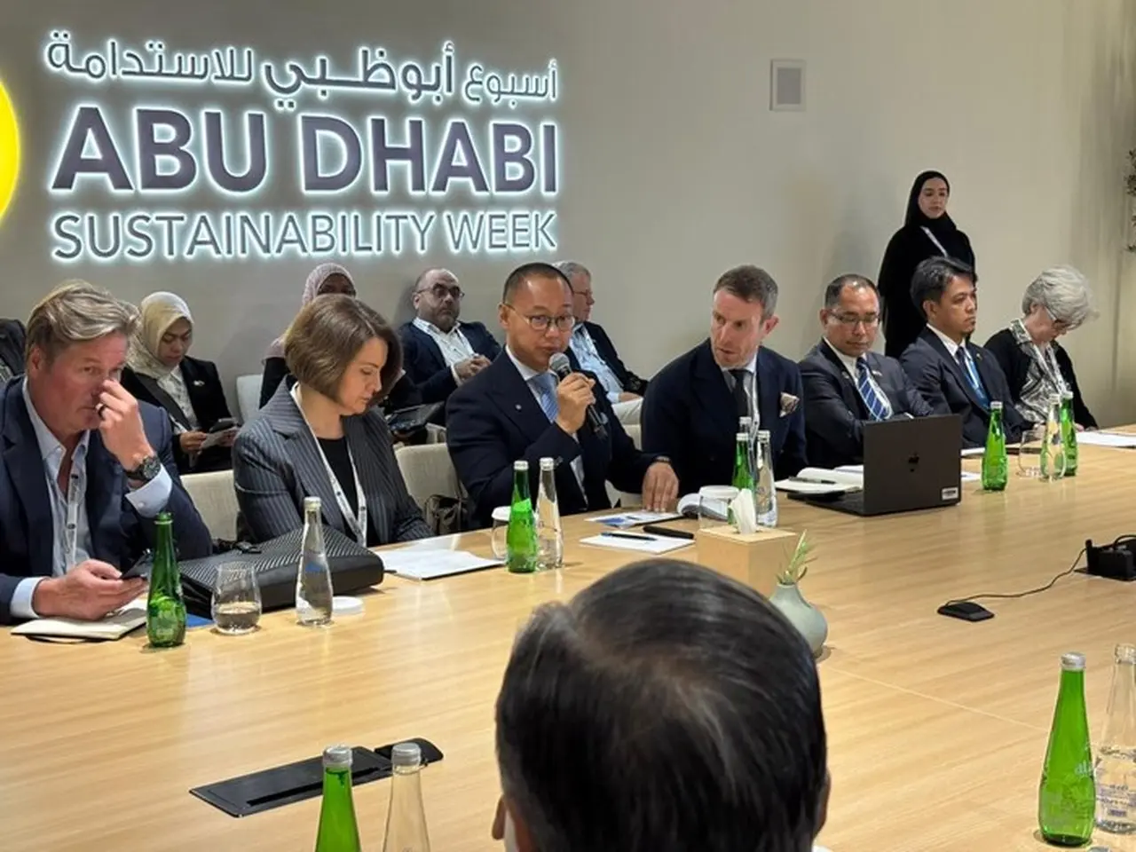 Eddy Soeparno Ajak Investor Global Garap Potensi Panas Bumi Indonesia di Abu Dhabi Eddy Soeparno Ajak Investor Global Garap Potensi Panas Bumi Indonesia di Abu Dhabi