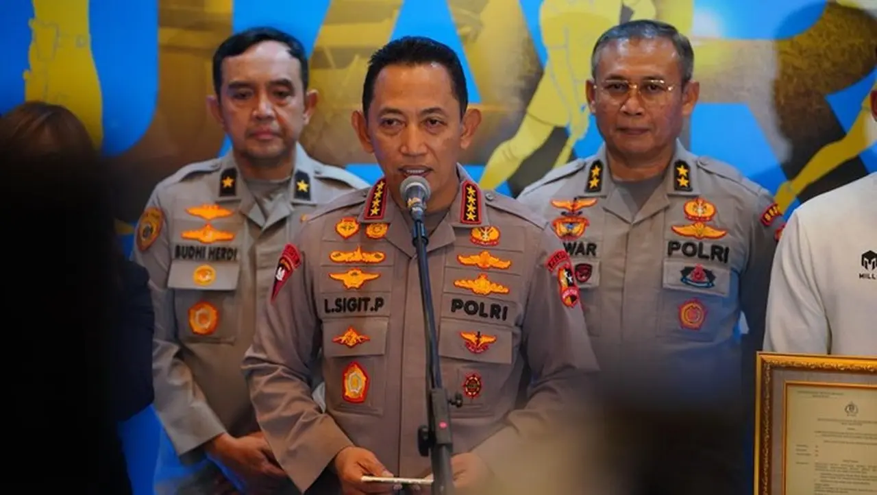 Kapolri Beri Kenaikan Pangkat dan Apresiasi Atlet Polri Peraih Medali SEA Games 2025 Kapolri Beri Kenaikan Pangkat dan Apresiasi Atlet Polri Peraih Medali SEA Games 2025