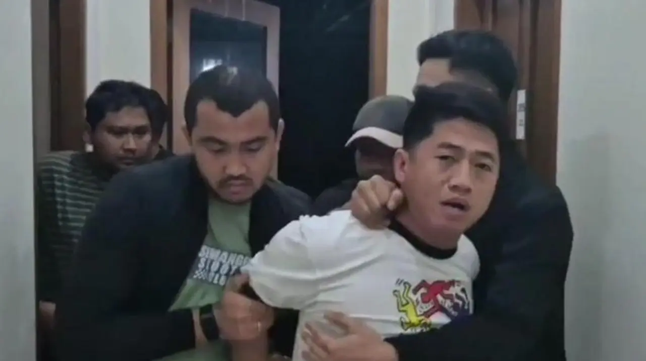 Tiga Perampok Motor Bersenpi di Palmerah Dibekuk, Satu Ditembak di Yogyakarta Tiga Perampok Motor Bersenpi di Palmerah Dibekuk, Satu Ditembak di Yogyakarta