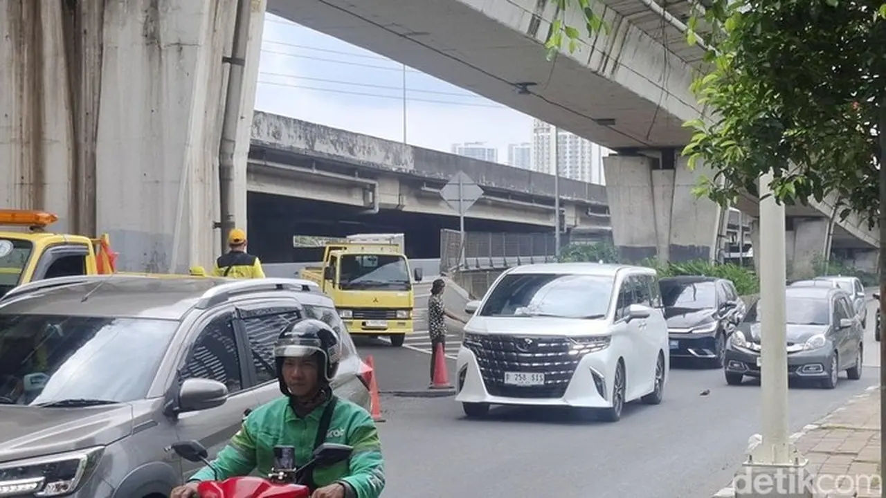 Warga Keluhkan “Pak Ogah” di Tol Rawa Buaya, Minta Dishub dan Satpol PP Tertibkan Warga Keluhkan “Pak Ogah” di Tol Rawa Buaya, Minta Dishub dan Satpol PP Tertibkan