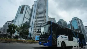 Dua Pria Diduga Masturbasi di Bus Transjakarta, Polisi Ungkap Kronologi Penangkapan
