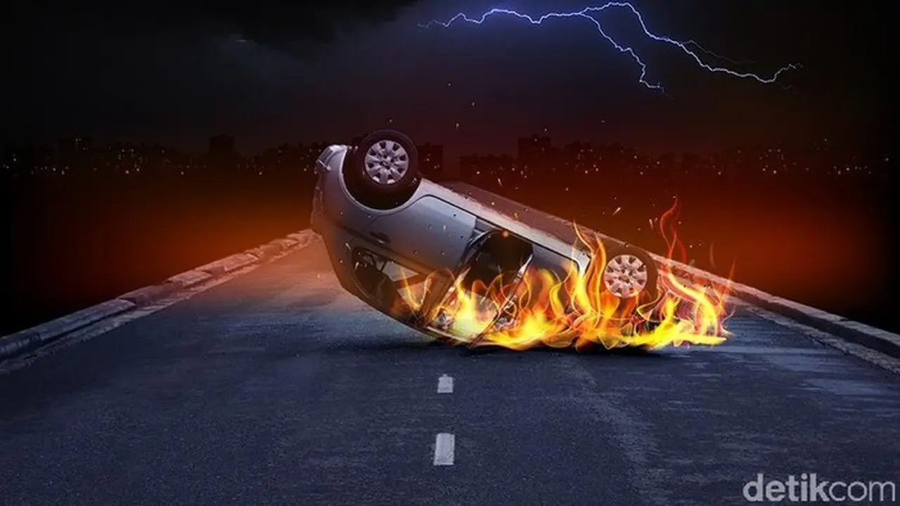 Mobil DFSK Terbakar di Tol JORR Akibat Korsleting Listrik, Pengemudi Selamat