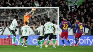 Ferran Torres Puji Joan Garcia: Untung Barcelona Punya Kiper Andal di Copa del Rey