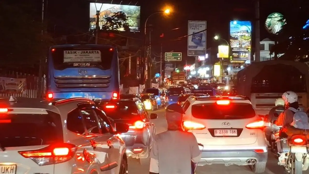 Malam Ini, Jalur Puncak Bogor Macet Parah Akibat One Way, Polisi Siapkan Rekayasa Lalin