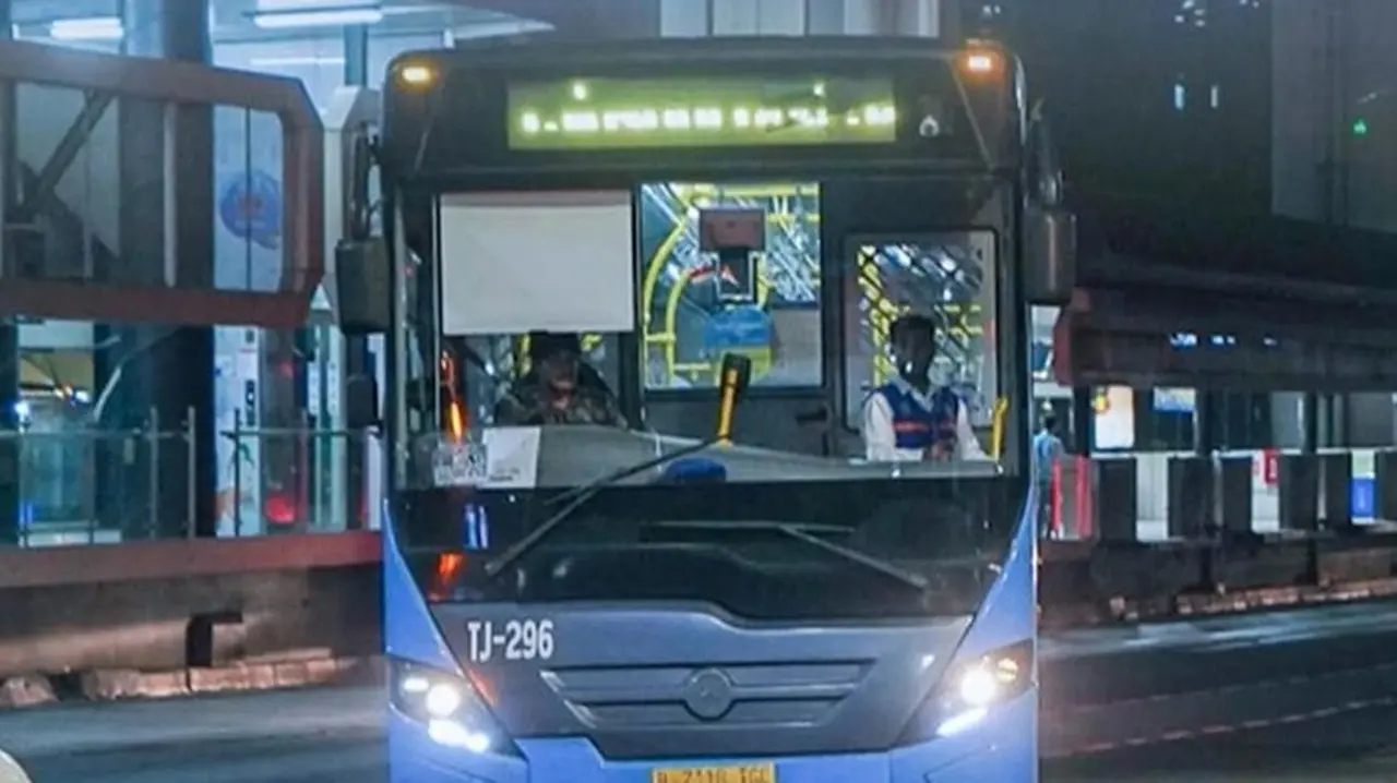 Dua Pria Onani di TransJ Dibekuk, Transjakarta Apresiasi Penumpang yang Berani Bersuara Dua Pria Onani di TransJ Dibekuk, Transjakarta Apresiasi Penumpang yang Berani Bersuara