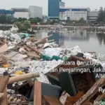 Tumpukan Sampah di Tanggul Muara Baru Jakut Viral, Pemkot Jakarta Utara Langsung Bergerak