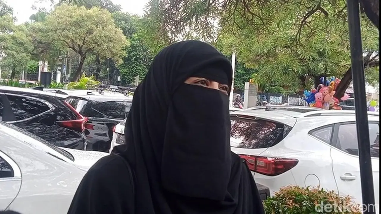 Wardatina Mawa Curhat Masalah Rumah Tangga, Umi Pipik Beri Nasihat Berdasar Al-Qur’an Wardatina Mawa Curhat Masalah Rumah Tangga, Umi Pipik Beri Nasihat Berdasar Al-Qur’an