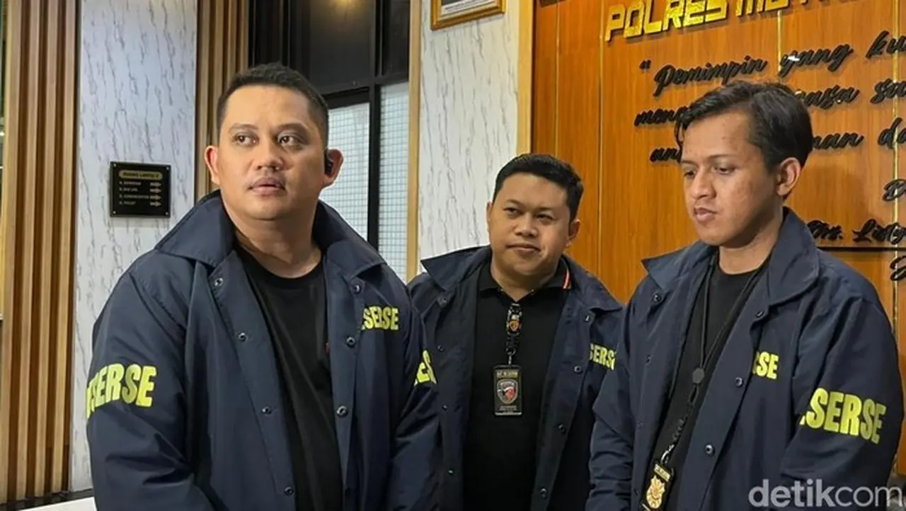 Polisi Tunggu Hasil Autopsi Ungkap Penyebab Sekeluarga Tewas Misterius di Jakarta Utara Polisi Tunggu Hasil Autopsi Ungkap Penyebab Sekeluarga Tewas Misterius di Jakarta Utara