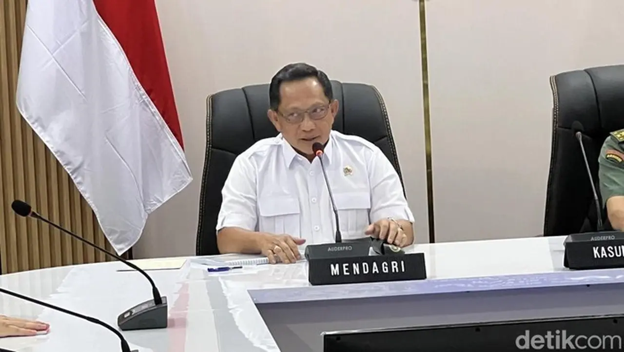 Mendagri Tito Ingatkan Dana Bencana Rp 10,6 T untuk Aceh, Sumut, Sumbar Tak Boleh Diselewengkan Mendagri Tito Ingatkan Dana Bencana Rp 10,6 T untuk Aceh, Sumut, Sumbar Tak Boleh Diselewengkan