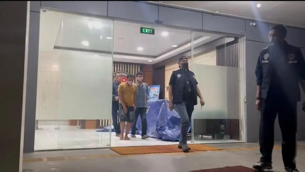 Polisi Ringkus Dua ‘Pak Ogah’ Pemeras Pengendara di Jakarta Barat