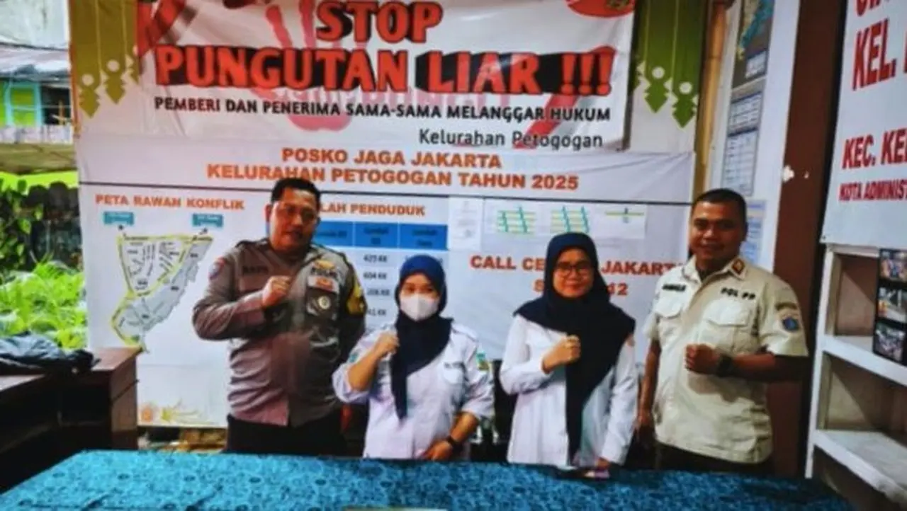 Antisipasi Banjir, Polres Jaksel Sinergi Kelurahan dan Warga di Posko Petogogan Antisipasi Banjir, Polres Jaksel Sinergi Kelurahan dan Warga di Posko Petogogan