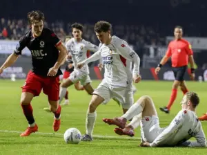 Debut Miliano Jonathans di Excelsior, Justin Hubner Kalah dari PSV di Liga Belanda Debut Miliano Jonathans di Excelsior, Justin Hubner Kalah dari PSV di Liga Belanda