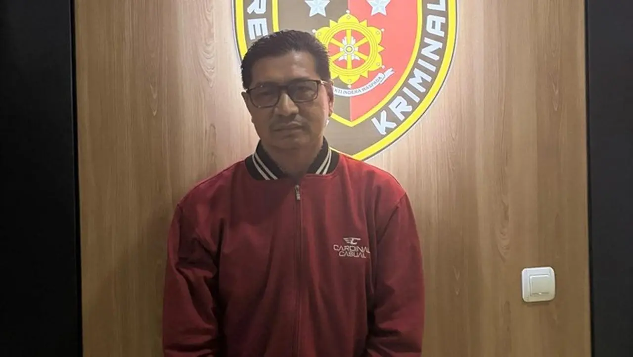 Oknum ASN Gresik Ditangkap Usai Lempar Batu ke Bus Trans Jatim, Batu Dibawa dari Rumah Oknum ASN Gresik Ditangkap Usai Lempar Batu ke Bus Trans Jatim, Batu Dibawa dari Rumah