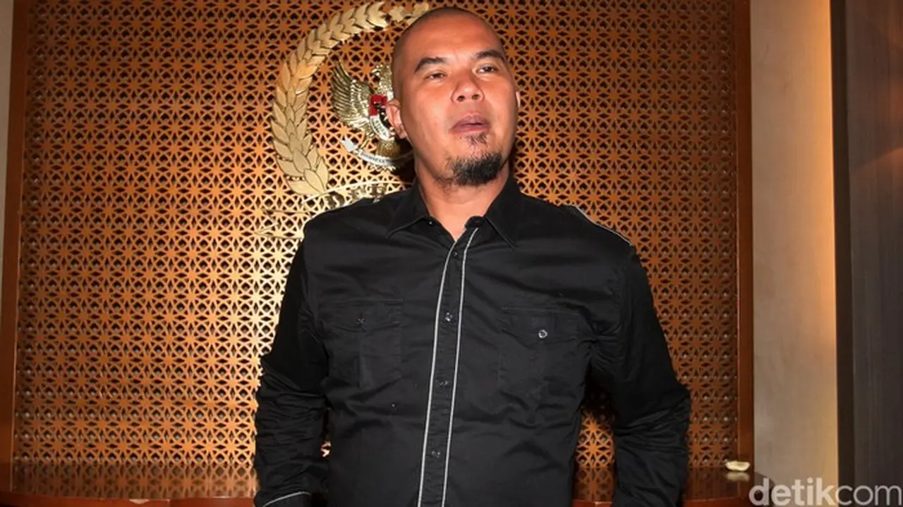 Ahmad Dhani Sambut Peran Kakek Muda, Siapkan Panggilan ‘Kiki’ untuk Cucu Pertama