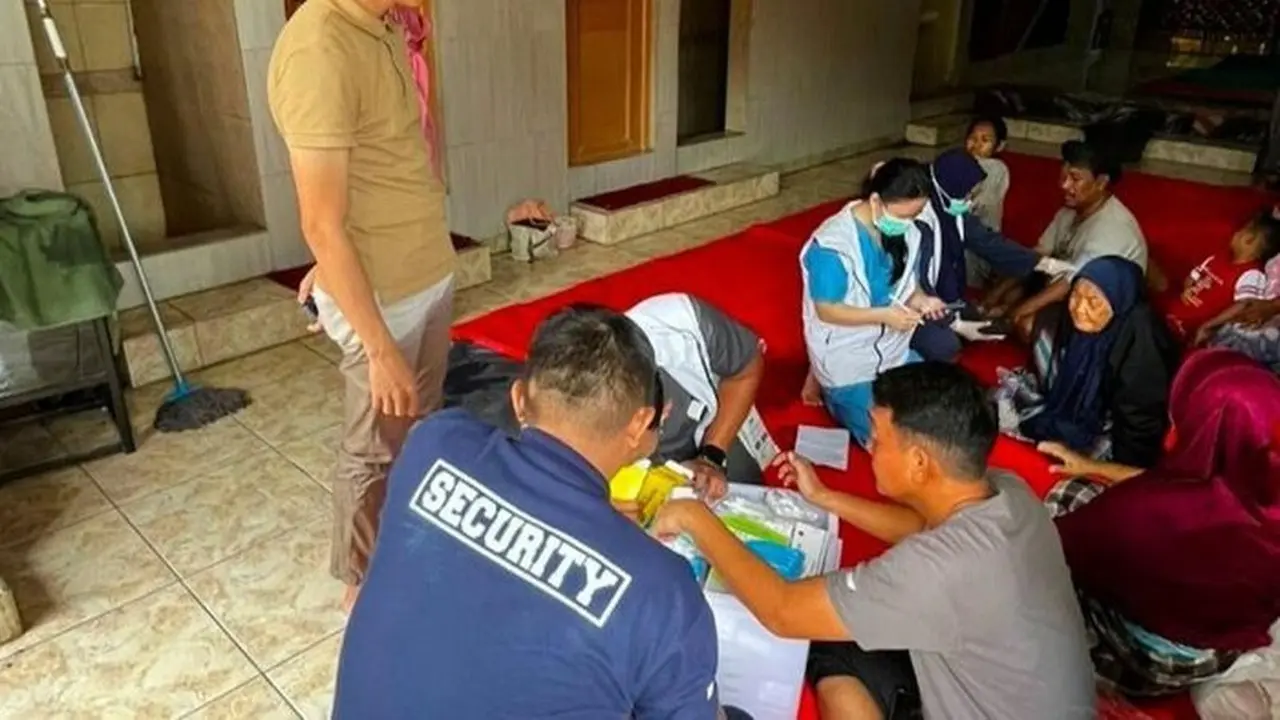 Banjir Kelapa Gading: 201 Warga Mengungsi, Lansia dan Balita Jadi Perhatian Utama Banjir Kelapa Gading: 201 Warga Mengungsi, Lansia dan Balita Jadi Perhatian Utama