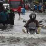 Banjir Jakarta: 45 RT dan 21 Ruas Jalan Masih Tergenang Akibat Hujan Deras