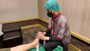 Pelatihan Vokasi ATENSI: Kisah Andry Prayogo, Penyandang Tuna Netra Jadi Terapis Andal