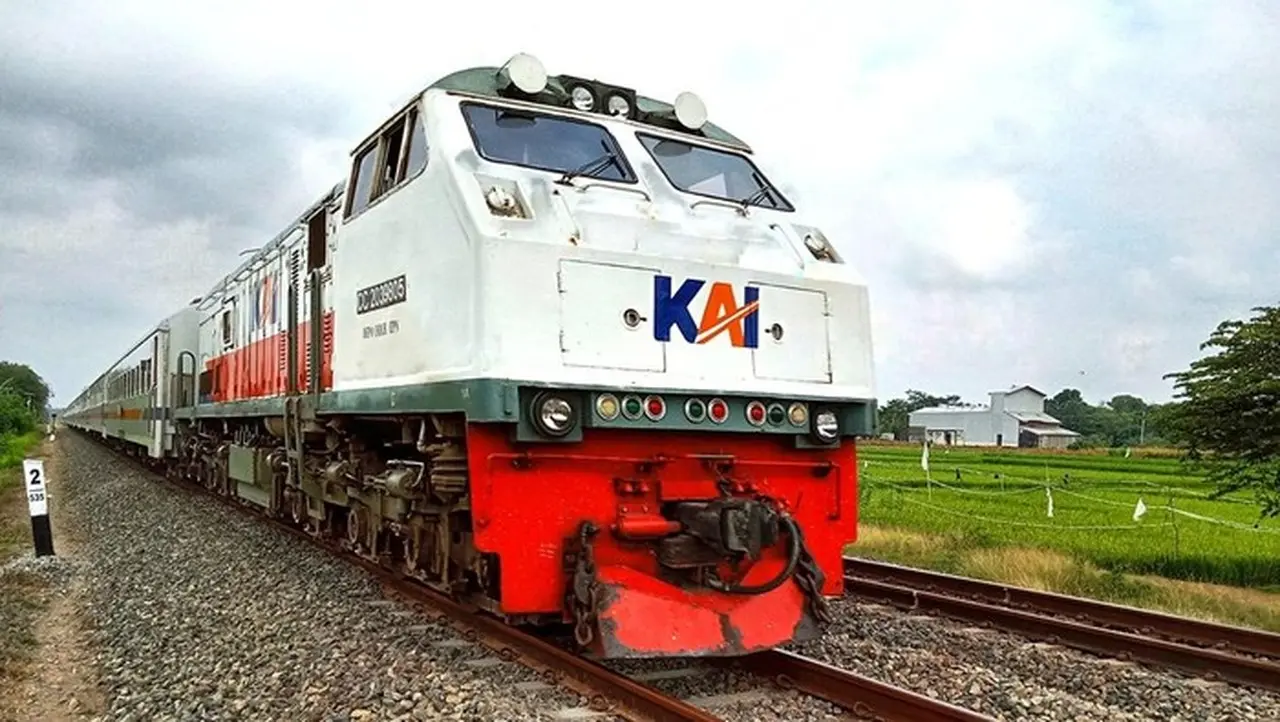 Banjir Pekalongan Lumpuhkan Jalur Rel, 11 Kereta dari Jakarta Dibatalkan Hari Ini Banjir Pekalongan Lumpuhkan Jalur Rel, 11 Kereta dari Jakarta Dibatalkan Hari Ini