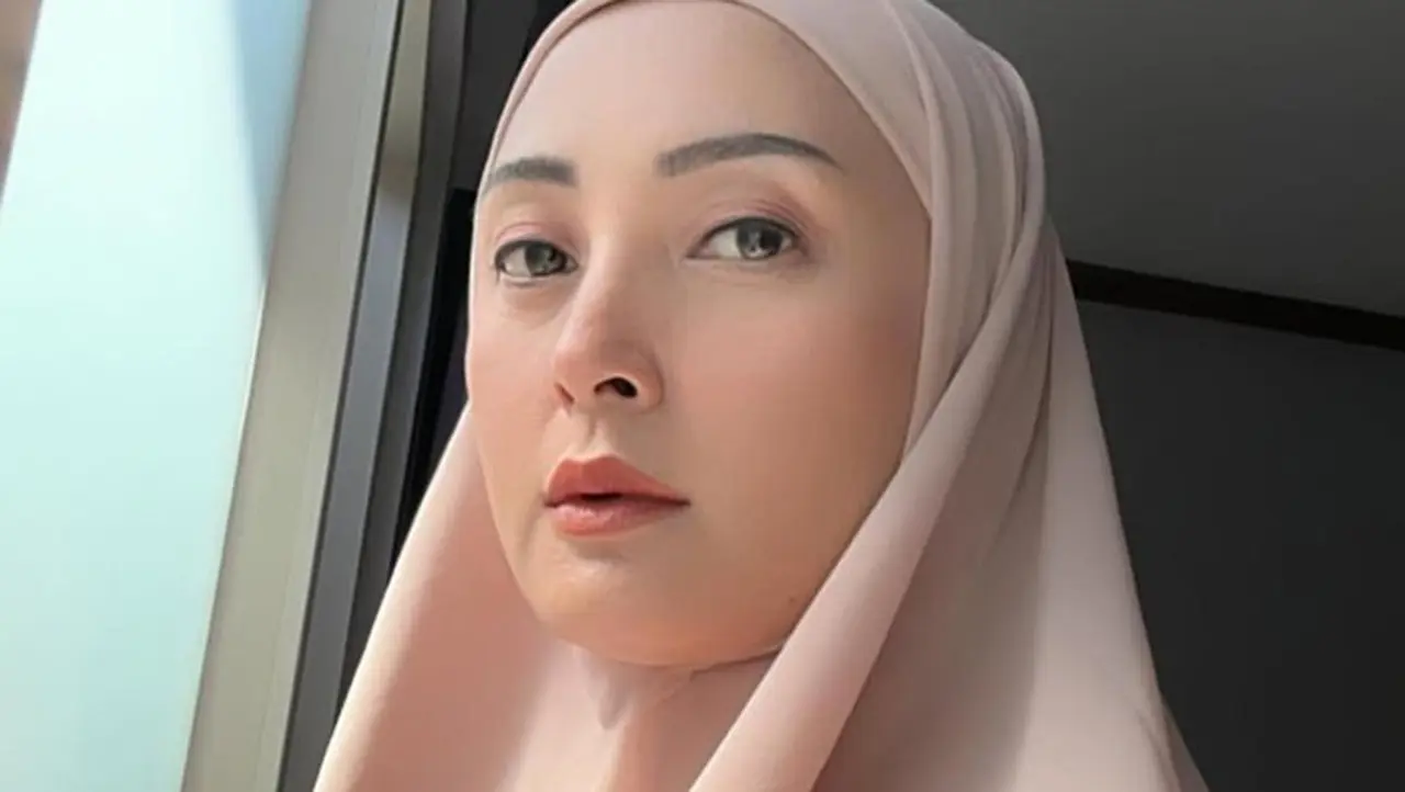 Della Puspita: Kini Harus Lebih Kuat, Martabat Perempuan Tak Bisa Ditawar Della Puspita: Kini Harus Lebih Kuat, Martabat Perempuan Tak Bisa Ditawar