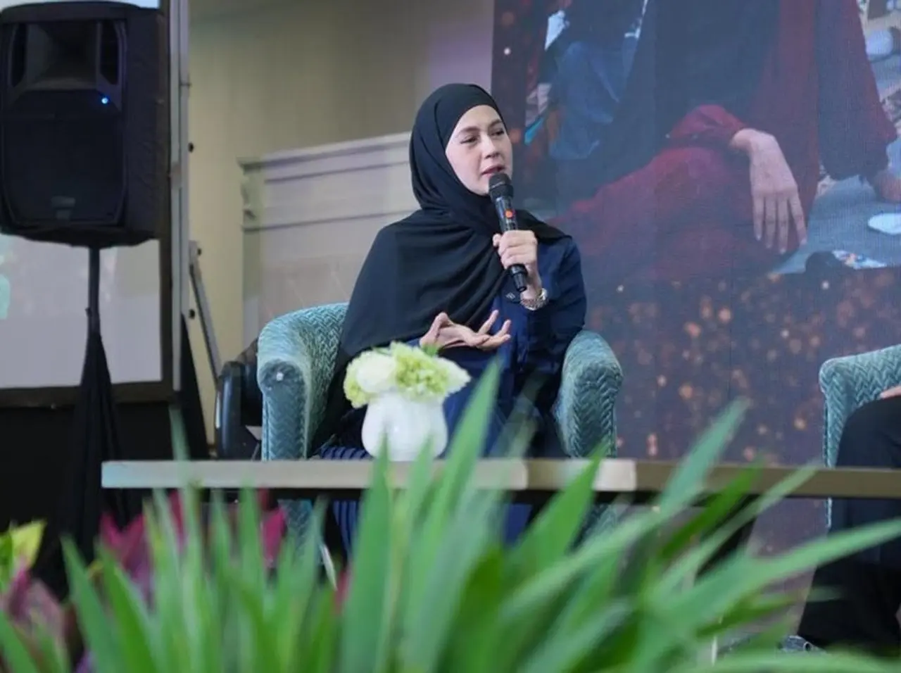 Paula Verhoeven Terharu Ikut Wakaf Pembangunan Masjid di Melbourne, Australia Paula Verhoeven Terharu Ikut Wakaf Pembangunan Masjid di Melbourne, Australia