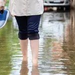 Banjir Cengkareng, Pengantin Ela dan Muhadi Nekat Terjang Genangan demi Resepsi Pernikahan