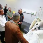 Ibunda Kopilot ATR 42-500 Jatuh Sakit, Menhub dan Gubernur Sulsel Jenguk di RS