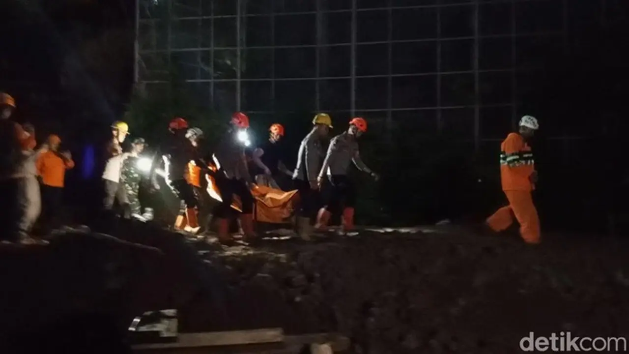 Longsor Proyek Mini Soccer Sumedang: 4 Pekerja Tewas, Polisi Selidiki Dugaan Kelalaian Longsor Proyek Mini Soccer Sumedang: 4 Pekerja Tewas, Polisi Selidiki Dugaan Kelalaian