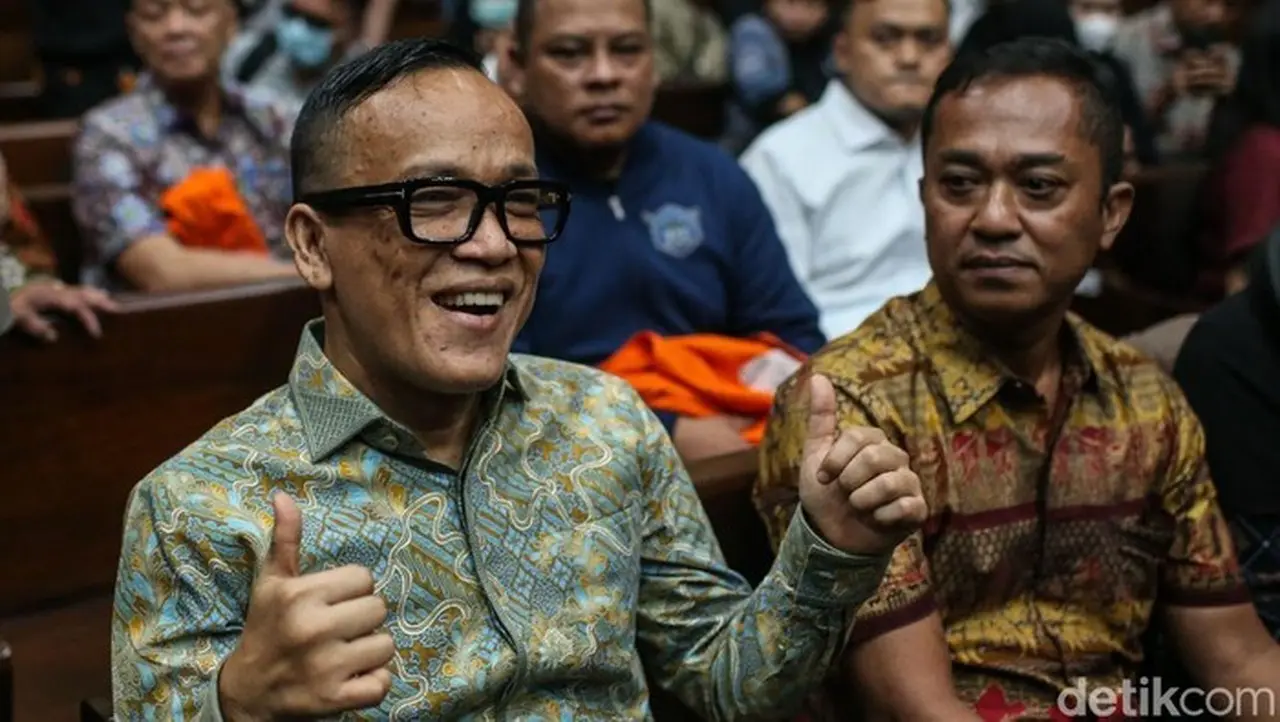 Eks Wamenaker Noel Didakwa Terima Gratifikasi Rp 3,3 Miliar dan Motor Ducati