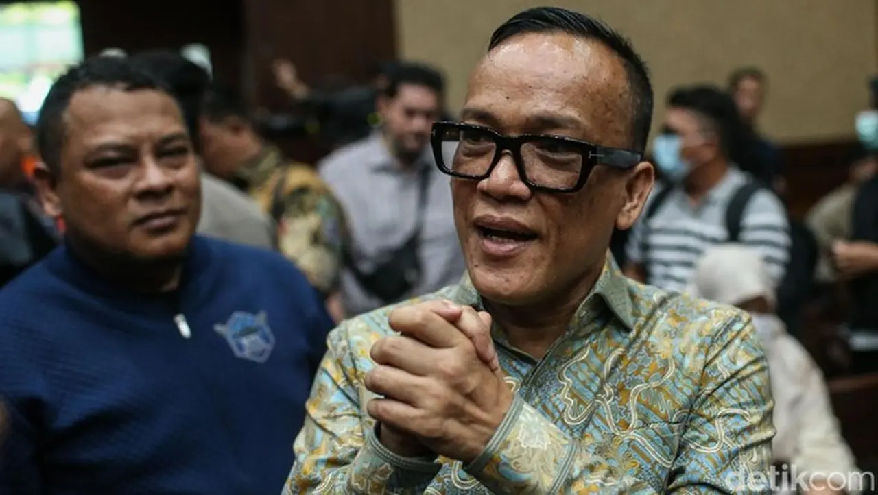 Jaksa KPK Ungkap Eks Wamenaker Noel Didakwa Peras Rp 3 Miliar dari Pengurusan Sertifikasi K3 Jaksa KPK Ungkap Eks Wamenaker Noel Didakwa Peras Rp 3 Miliar dari Pengurusan Sertifikasi K3