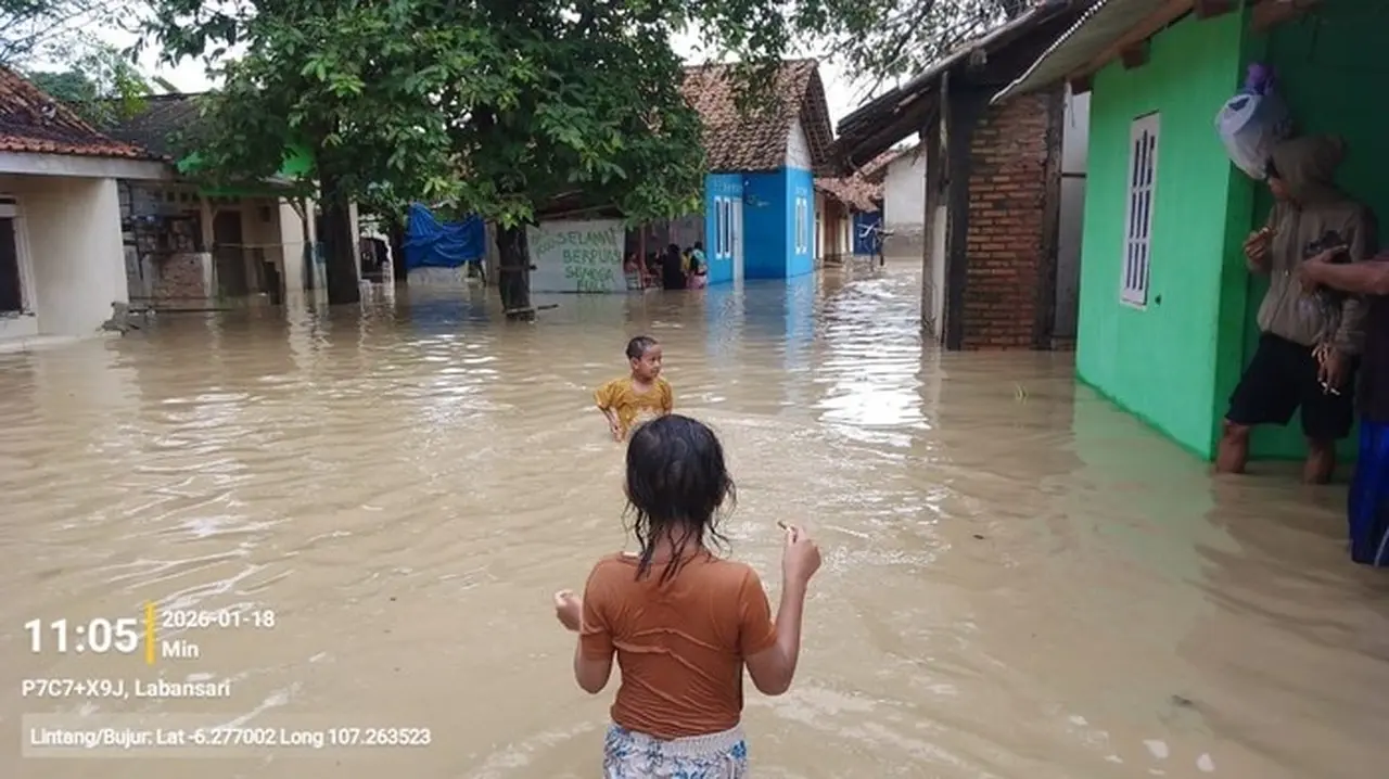 Kemensos Kirim Bantuan Logistik untuk Ribuan Warga Korban Banjir di Bekasi Kemensos Kirim Bantuan Logistik untuk Ribuan Warga Korban Banjir di Bekasi