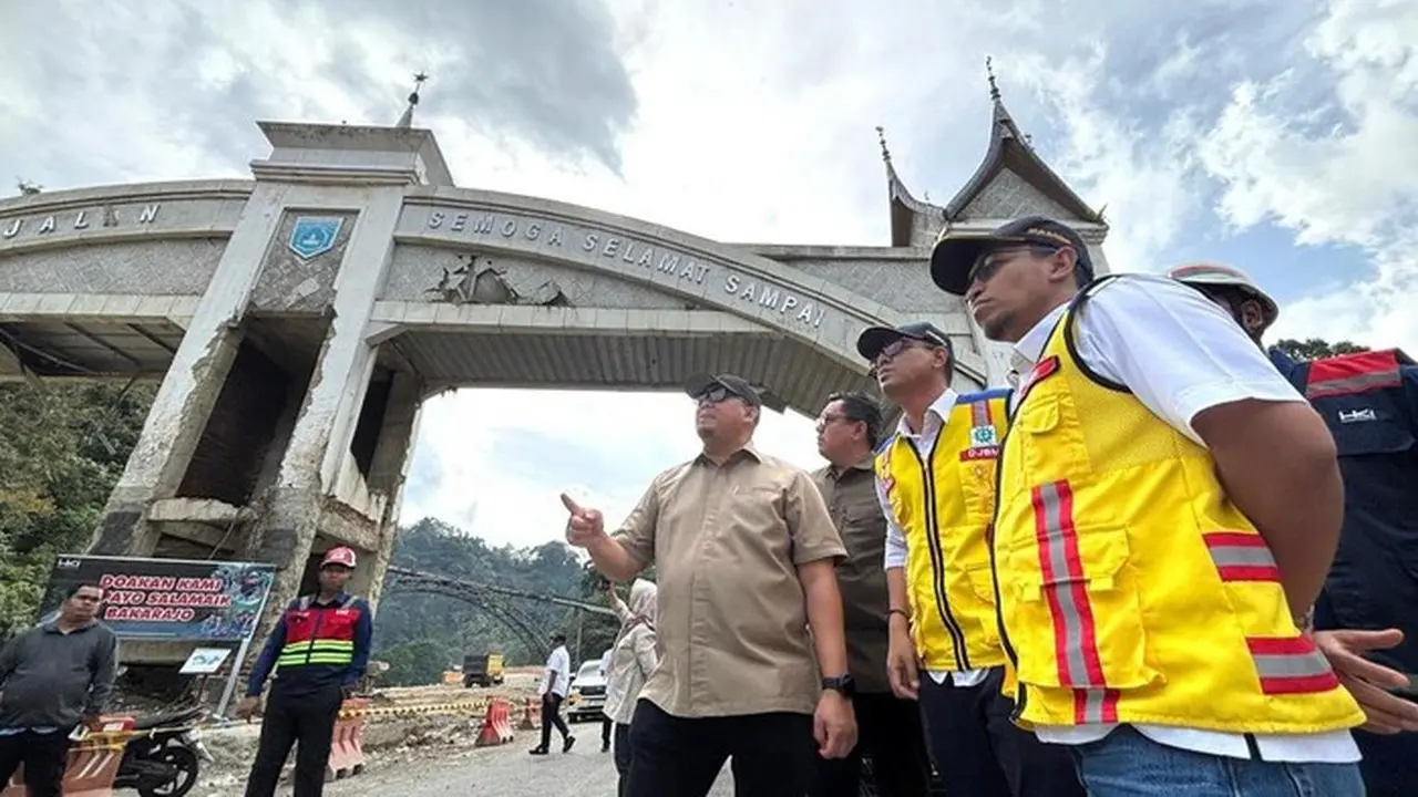 Andre Rosiade Apresiasi Perbaikan Jalan Lembah Anai Dikebut, Target Tuntas Juli 2026 Andre Rosiade Apresiasi Perbaikan Jalan Lembah Anai Dikebut, Target Tuntas Juli 2026