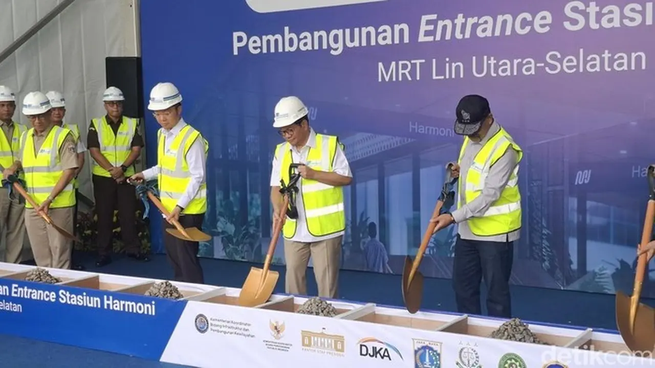 Pramono Anung Mulai Pembangunan Gerbang Stasiun Harmoni MRT, Targetkan Jadi TOD Teramai Pramono Anung Mulai Pembangunan Gerbang Stasiun Harmoni MRT, Targetkan Jadi TOD Teramai