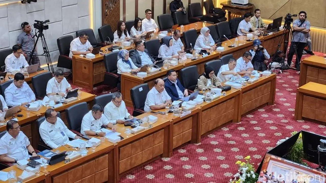 Kepala BGN: Anak Pernikahan Siri hingga Putus Sekolah Tetap Dapat Makan Bergizi Gratis Kepala BGN: Anak Pernikahan Siri hingga Putus Sekolah Tetap Dapat Makan Bergizi Gratis