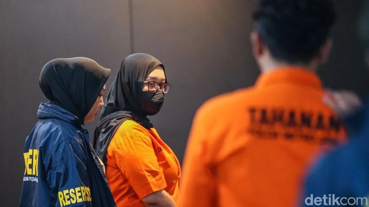 Kasus Penipuan WO Ayu Puspita: 277 Laporan Masuk, Kerugian Capai Rp 18,4 Miliar Kasus Penipuan WO Ayu Puspita: 277 Laporan Masuk, Kerugian Capai Rp 18,4 Miliar