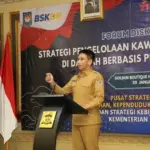 Wamendagri Dorong Pengelolaan Stadion Sepak Bola Berdayakan UMKM Lokal